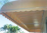 toldo em lona PVC e armação de aluminio